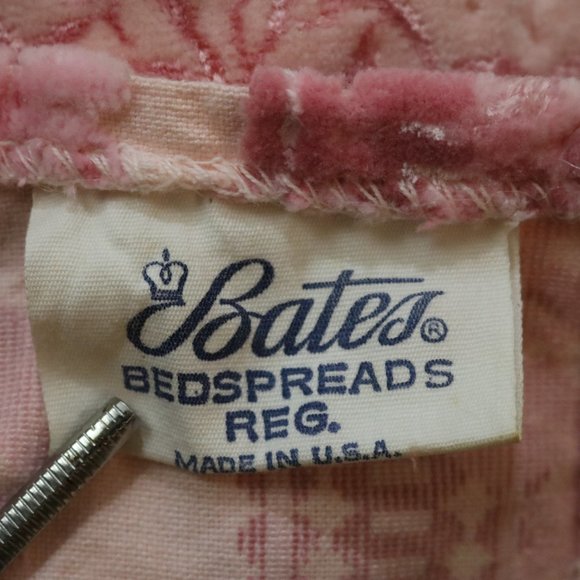 RARE 1960s-1970s BATES Queen/King Size Chenille Velvet Pink Bedspread - Picture 4 of 7